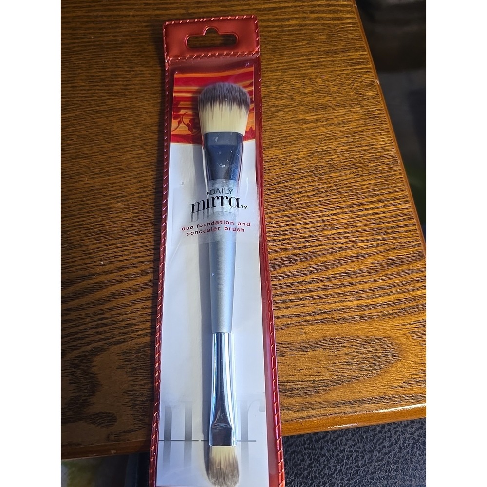 Daily‎ Mirra DUO FOUNDATION & CONCEALER Brush SEALED!